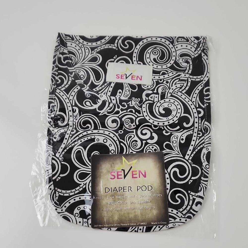Seven Diaper Pod Black White